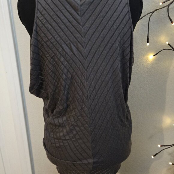 Guess - Small Cold Shoulder Blouse in Grey - EUC - Picture 5 of 5